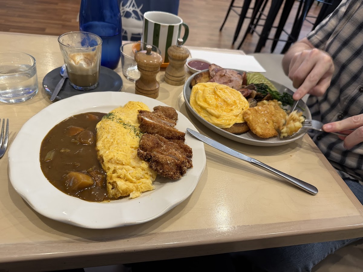 Moose Bar & Cafe Photos 2